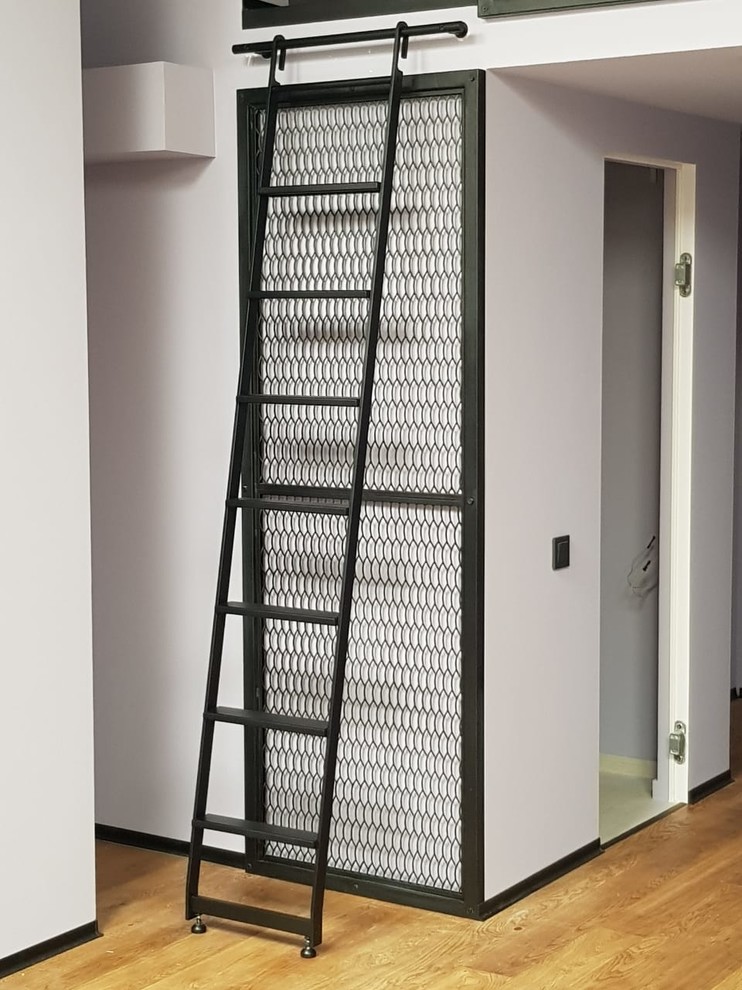 2018 _ СТОЛЯРНЫЙ - лестница мебельная (на антресоль) с крючками - модель step 41