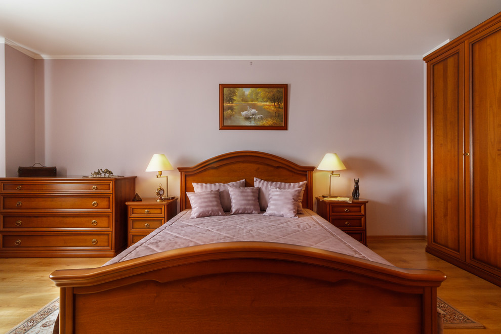 Трёхкомнатная квартира с кухней-гостиной в классическом стиле