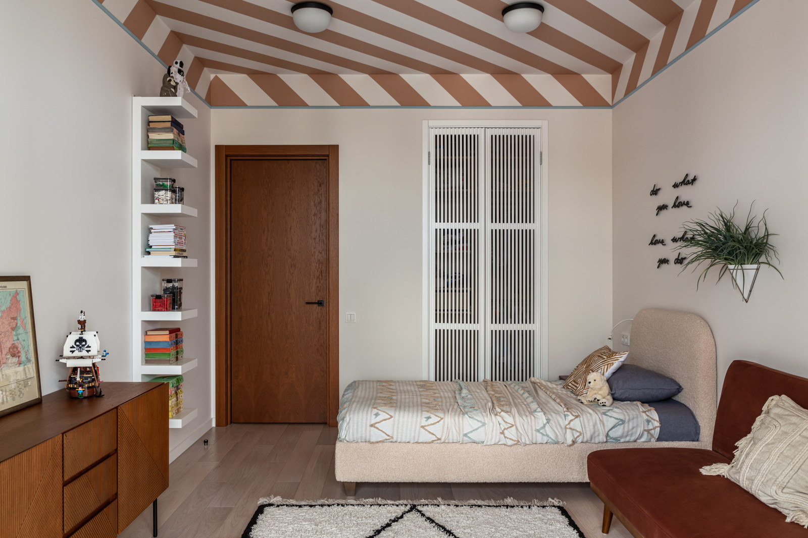 Квартира в ЖК "Солнечный", 128 кв.м.