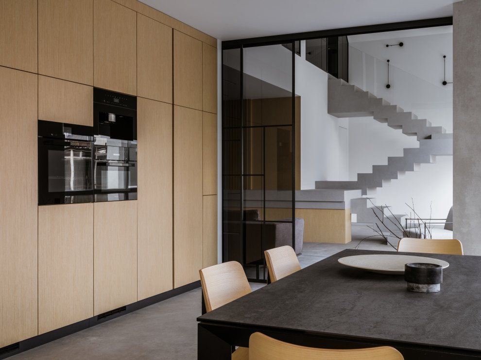 Дом с парящей лестницей