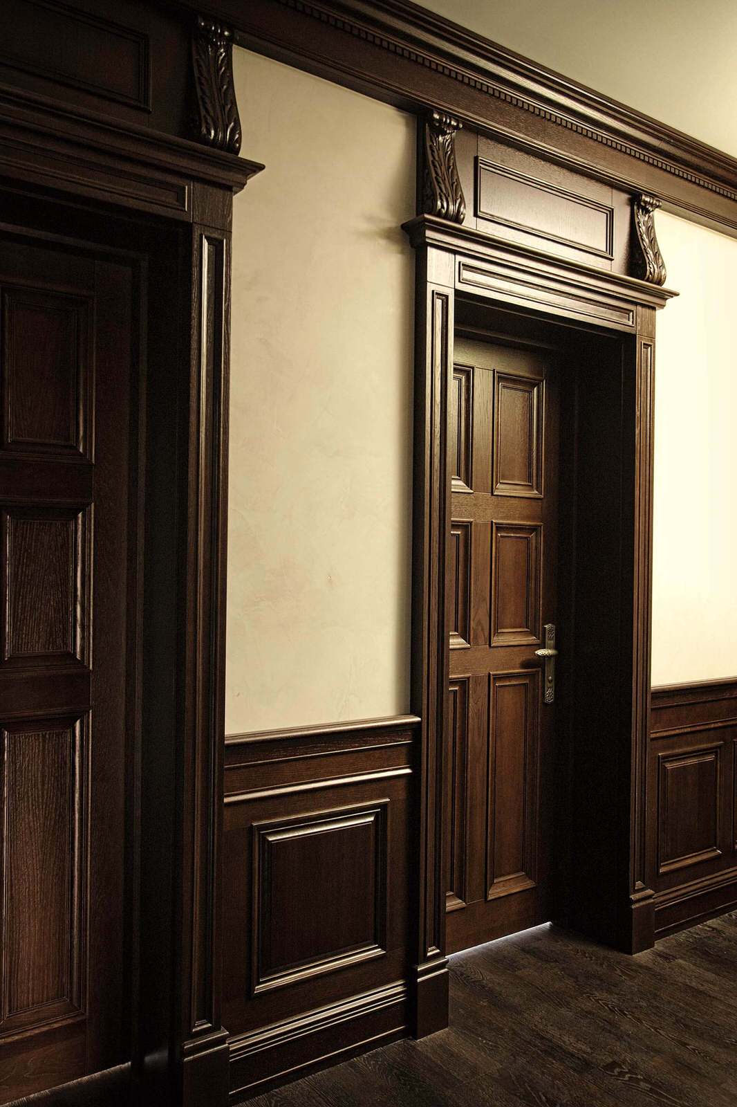 Двери на Троицкой. Москва