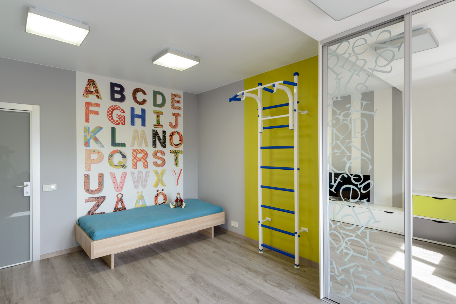 apartment with aquarium