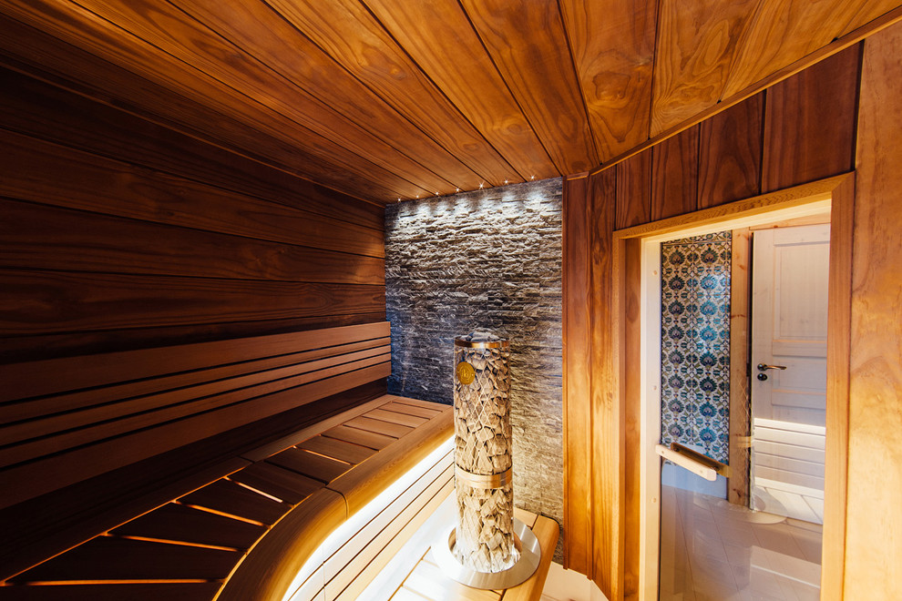 Интерьер сауны из термососны.