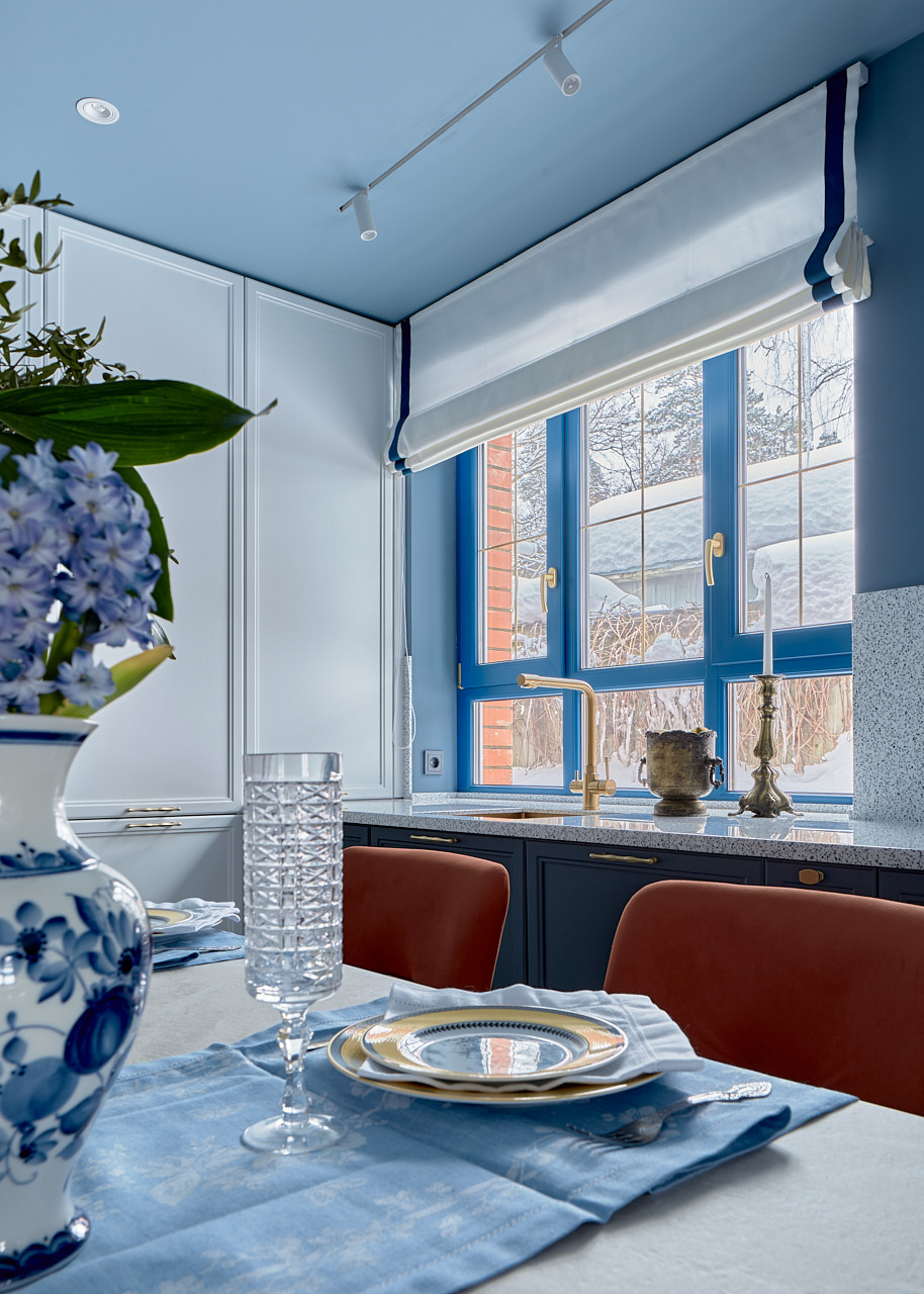 Гжель и маркетри, кухня-гостиная