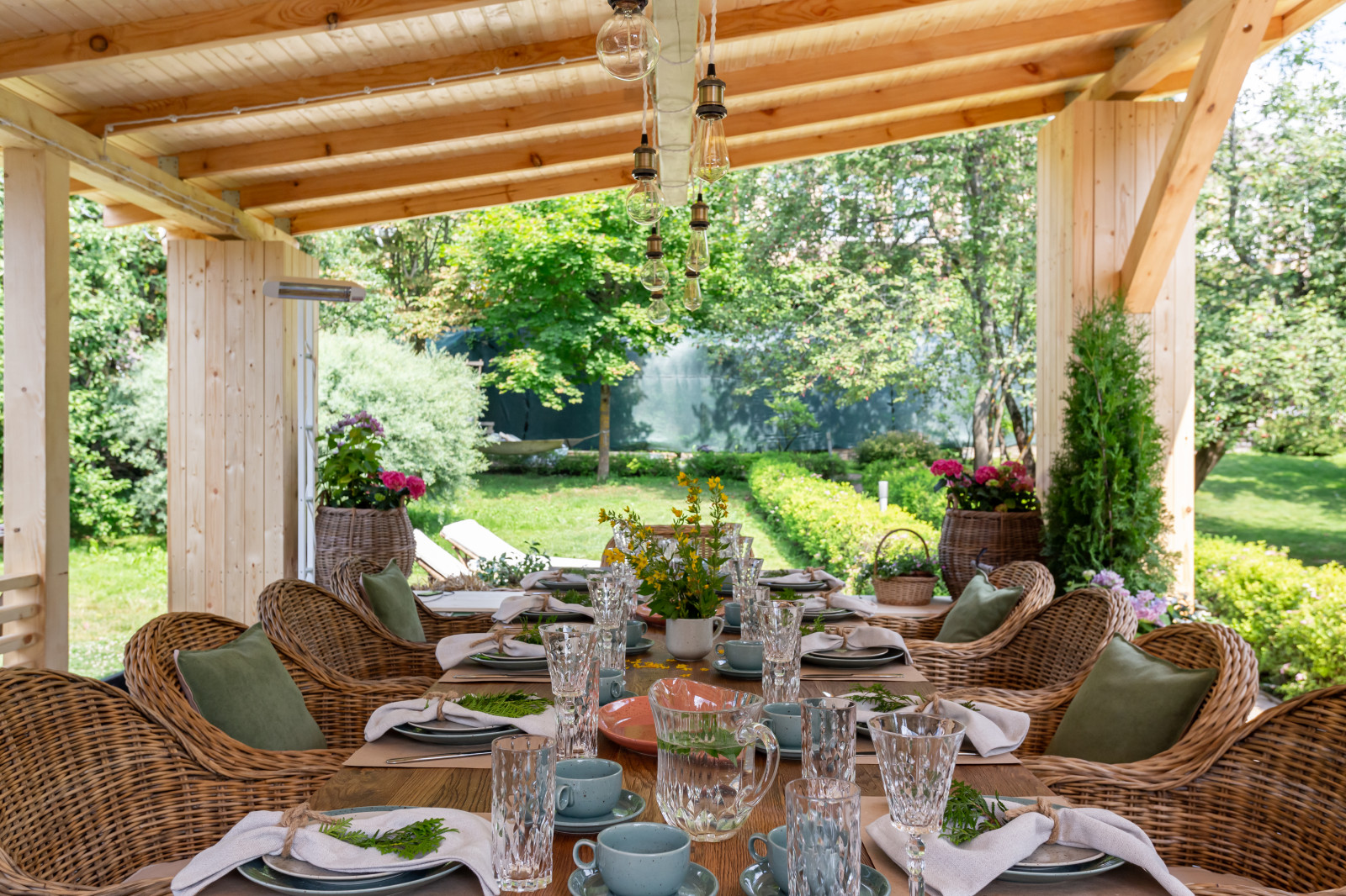 Беседка с летней кухней для Анастасии Вертинской и Степана Михалкова. "На дачу"