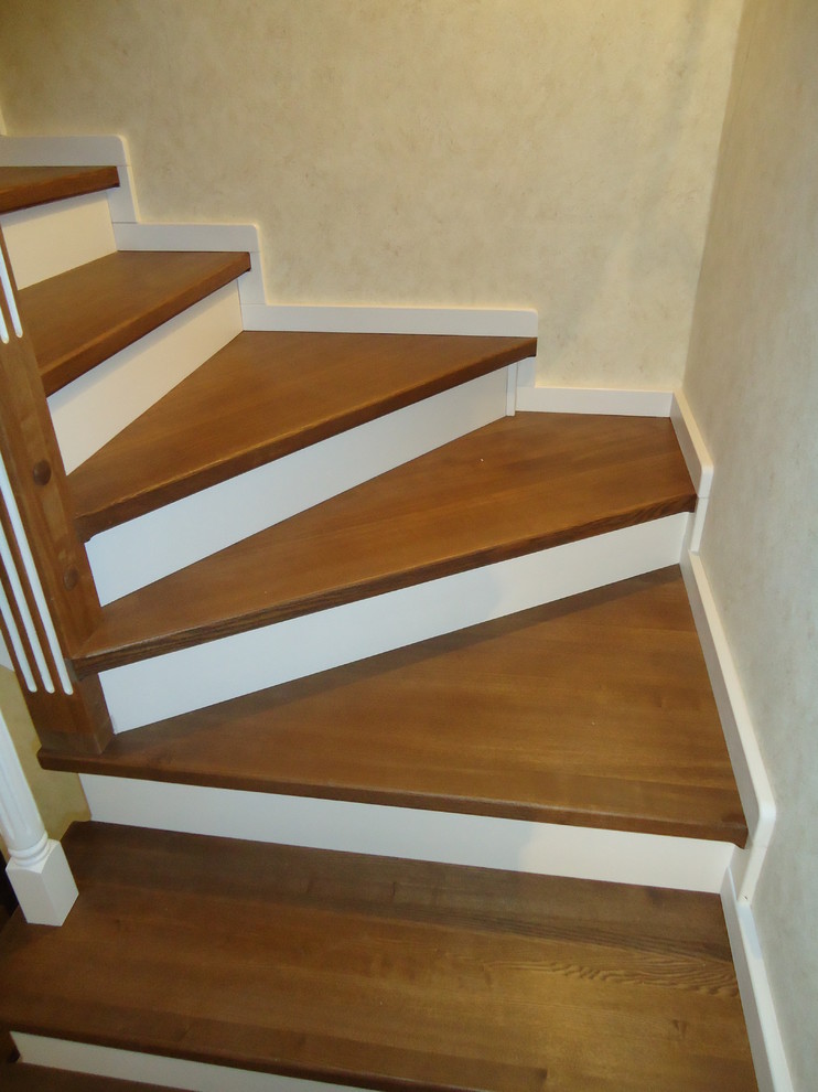 Комбинированная лестница ясень -сосна