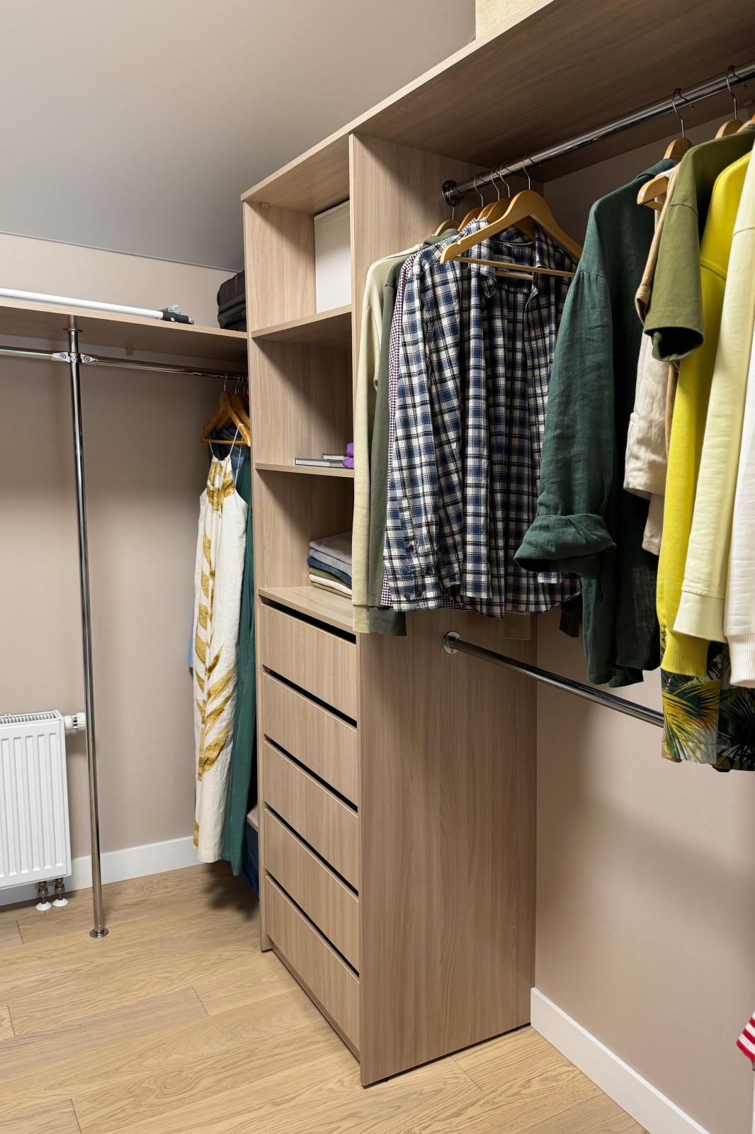 Обложка проекта: Современный дом 135 м.кв. для семьи с двумя детьми подростками