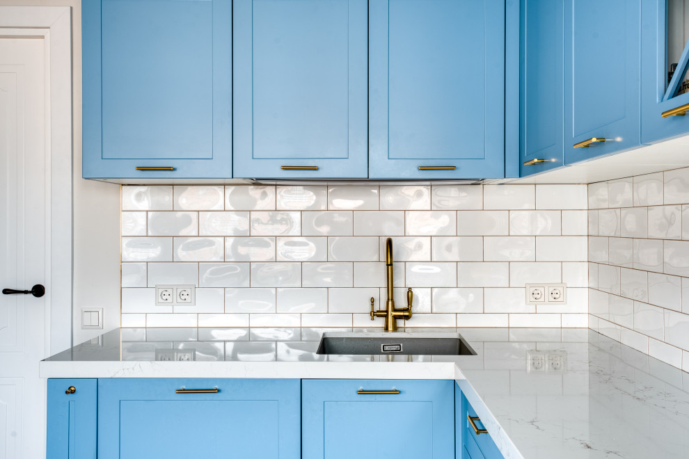 Проект угловой кухни в стиле неоклассика