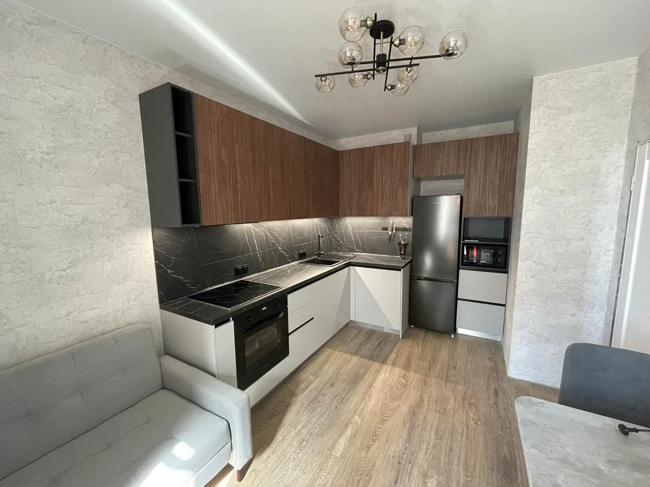 Угловая кухня в современном стиле