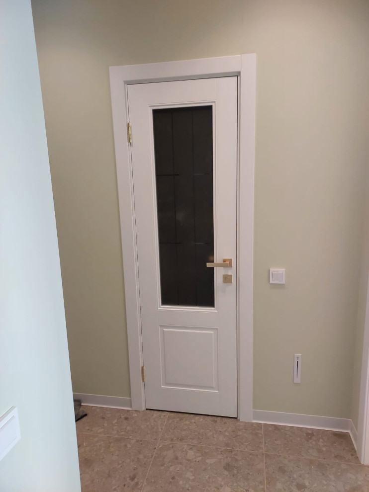 Белые двери в эмали