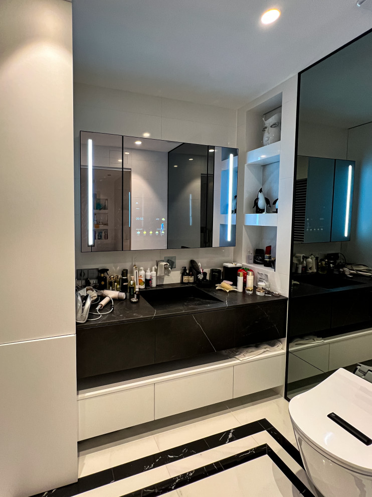 Шкаф для ванной с зеркальным интерактивным фасадом - умная мебель для ванной!