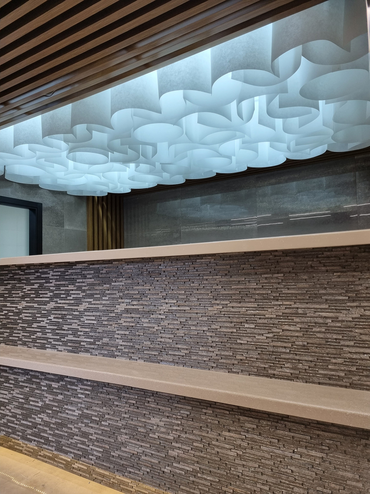 Декоративные потолки Paralume для входных зон!