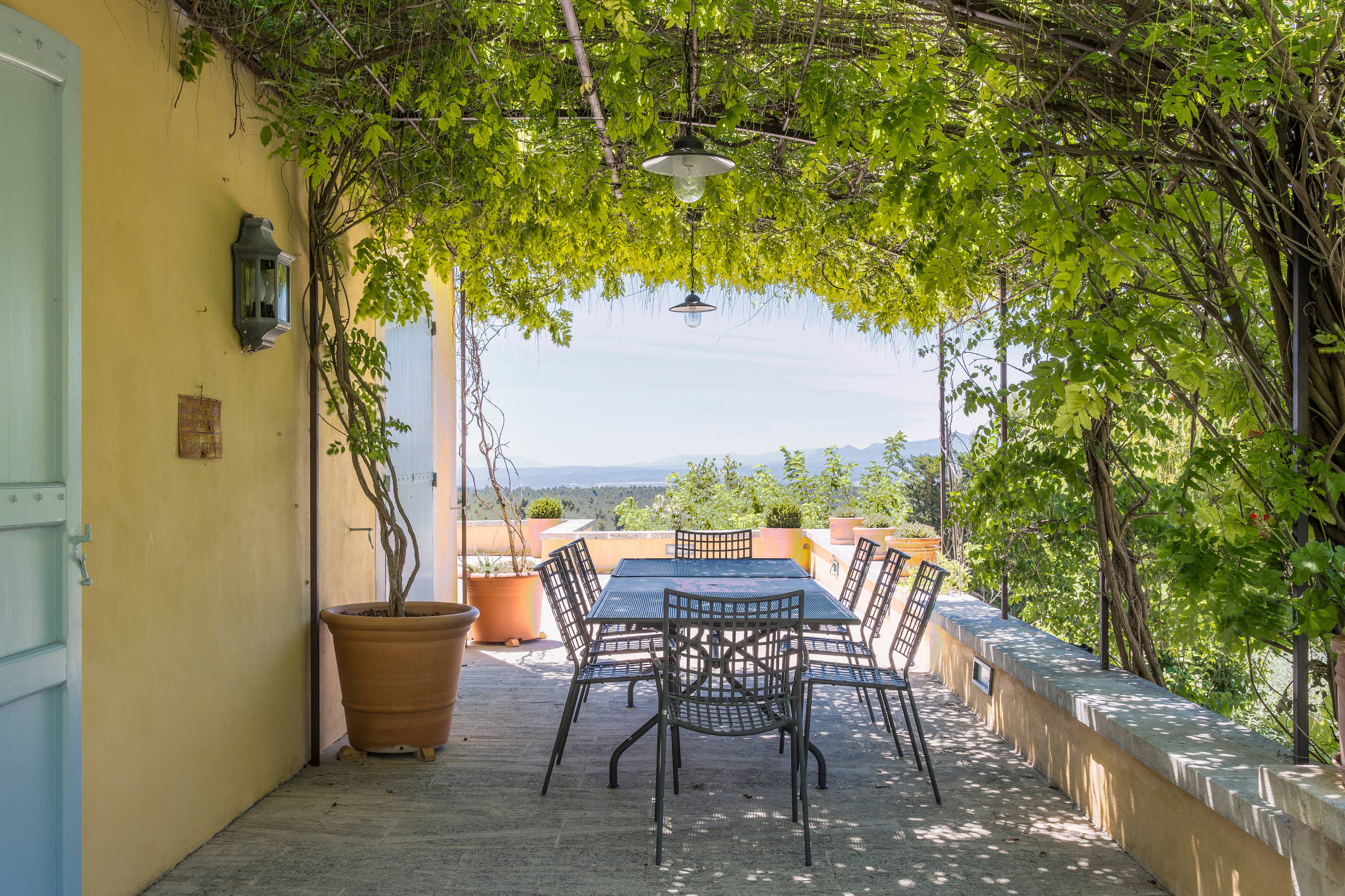 Фотоохота:  В тени 37 пергол и беседок