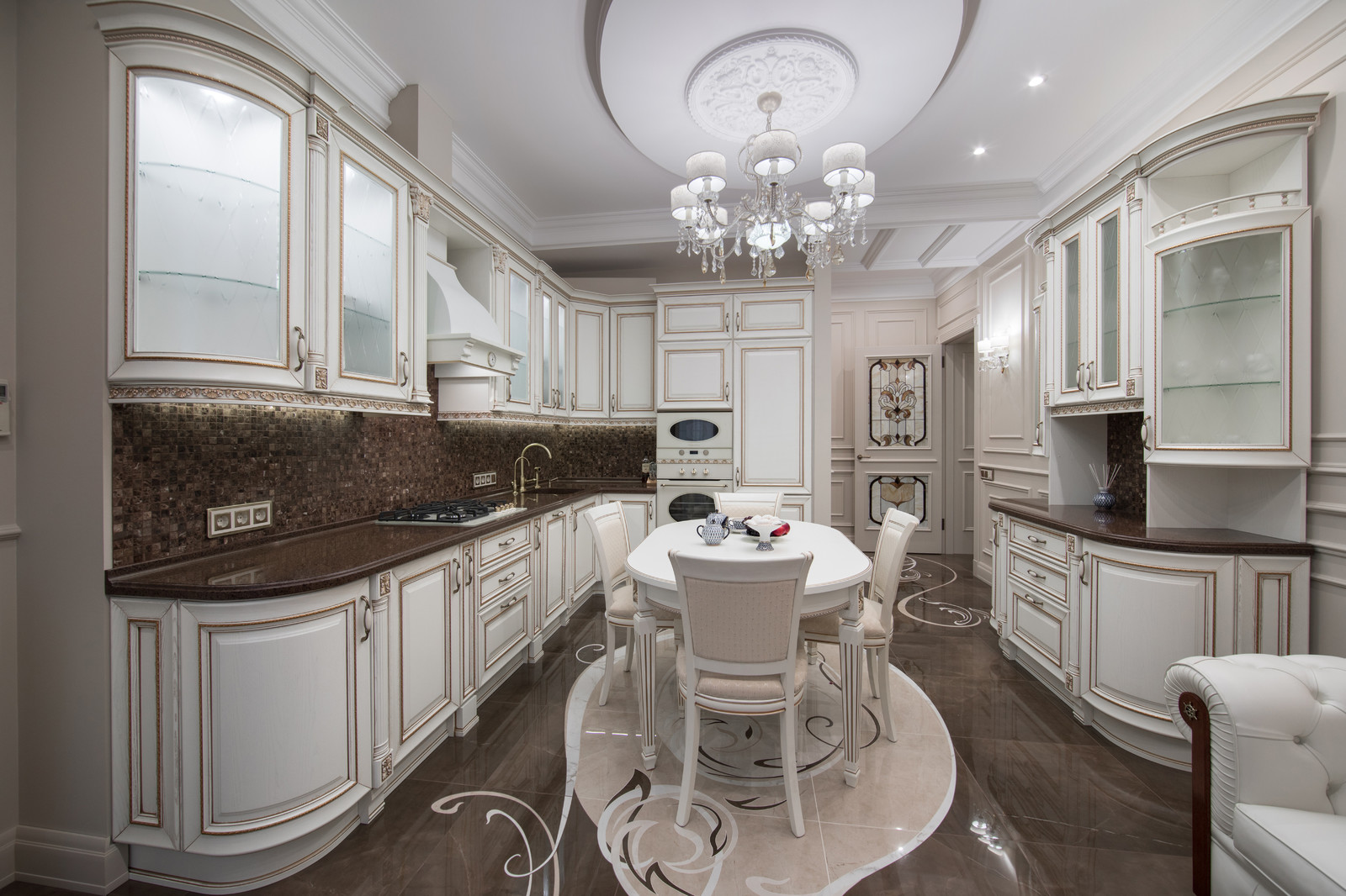 Квартира в классическом стиле на улице Рубинштейна