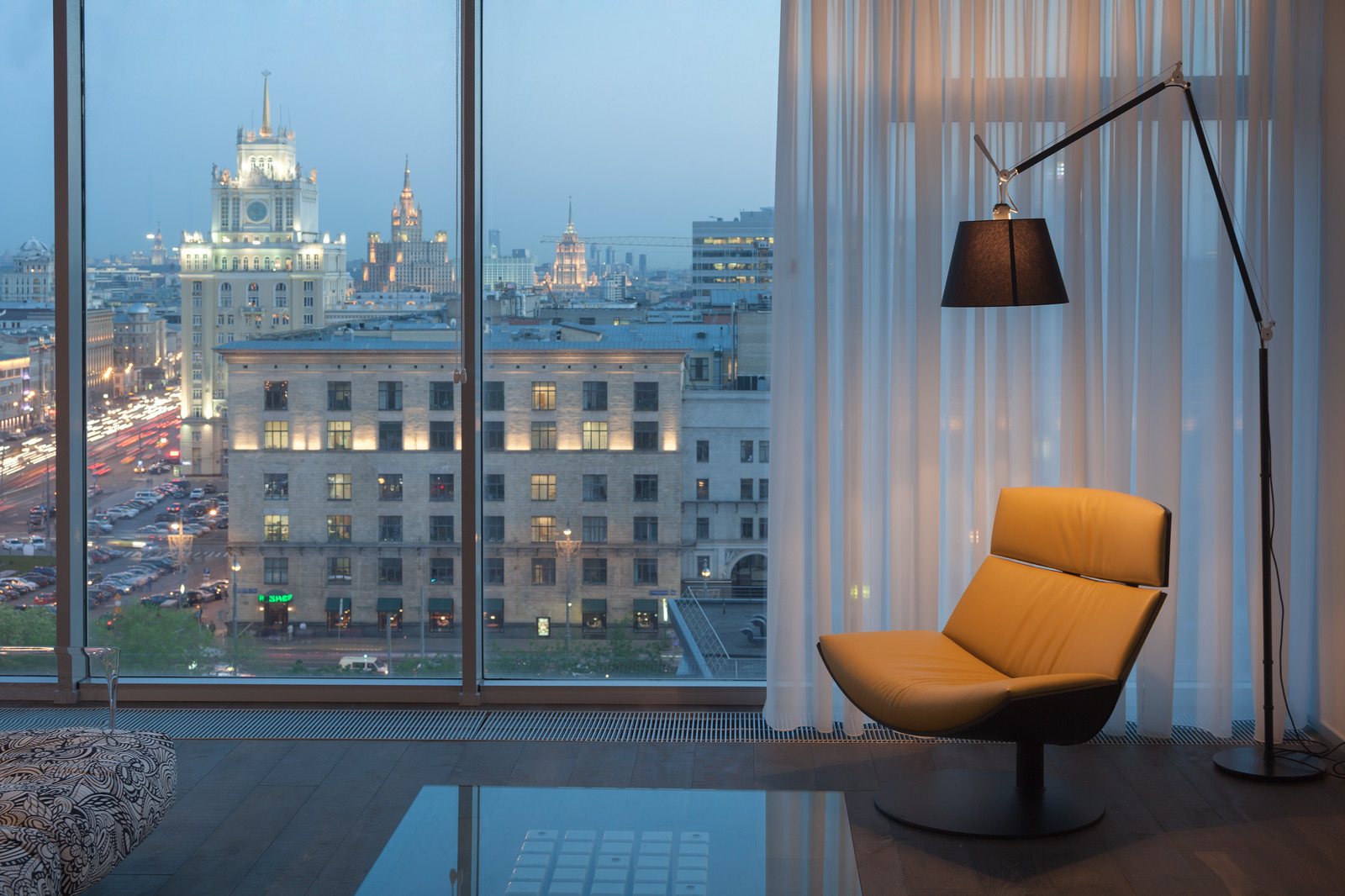 Новый свет: как нетривиально использовать светильники в интерьере