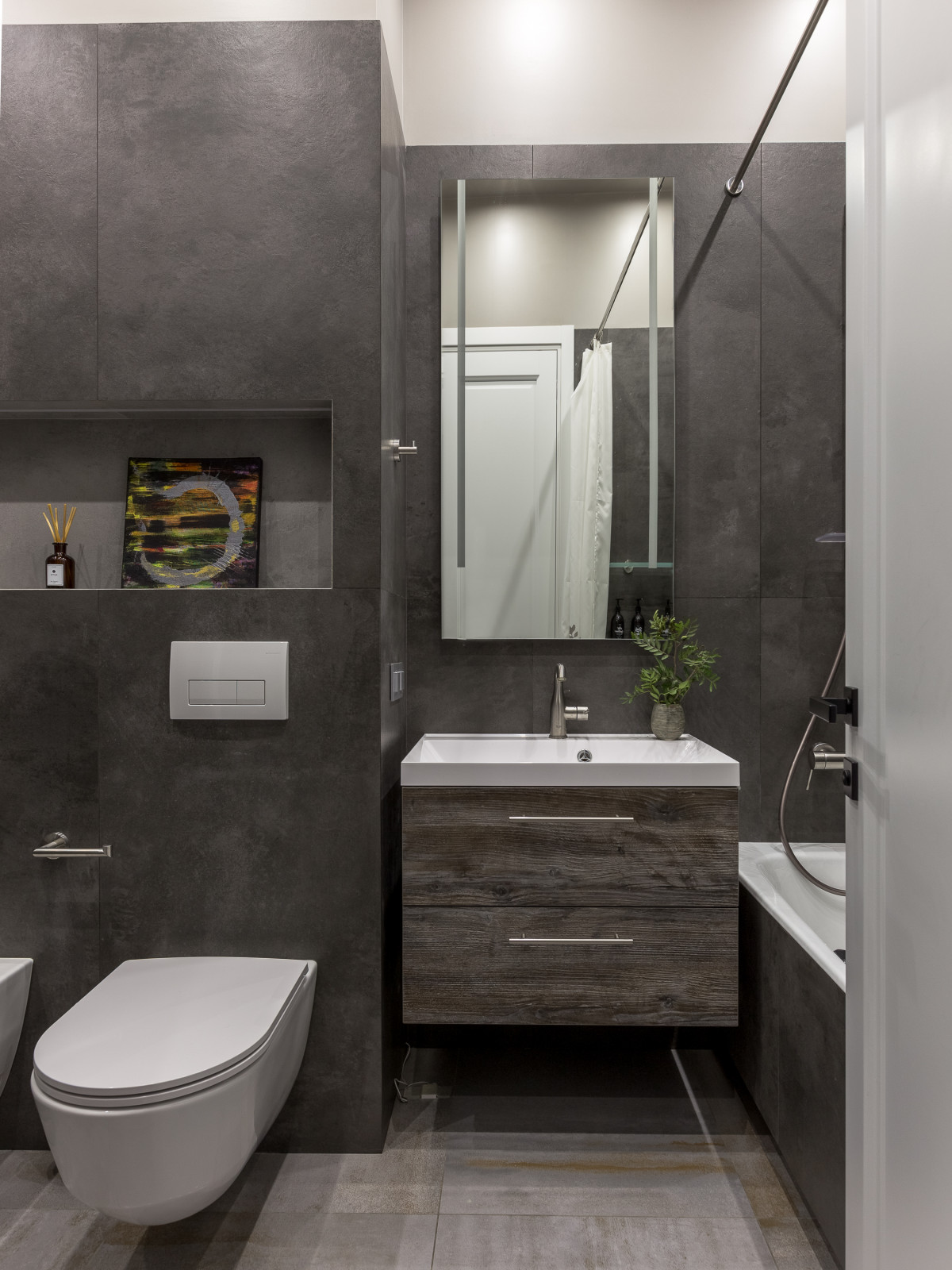 Обложка проекта: Семейная квартира с интересными дизайнерскими решениями