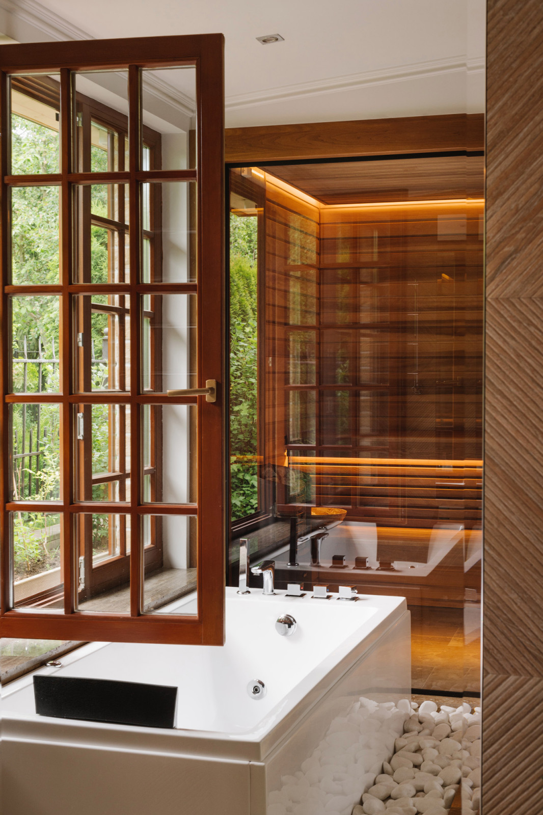 Сауна в ванной комнате.