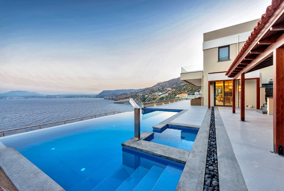 Обложка альбома: Бассейн