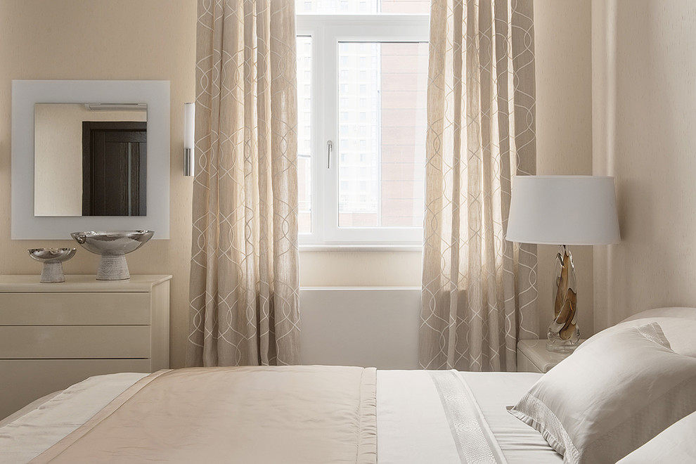 Современная квартира в Санкт-Петербурге с видом на озеро.