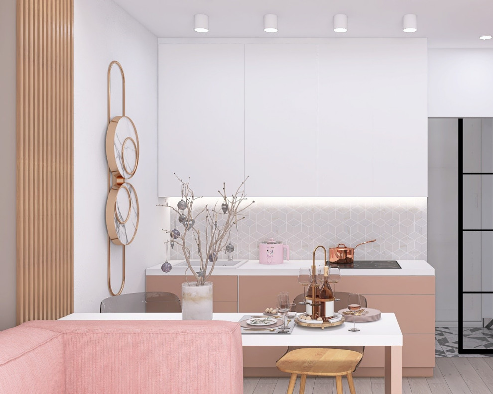 Двухкомнатная квартира 83 кв. м для мамы с дочкой подростком.