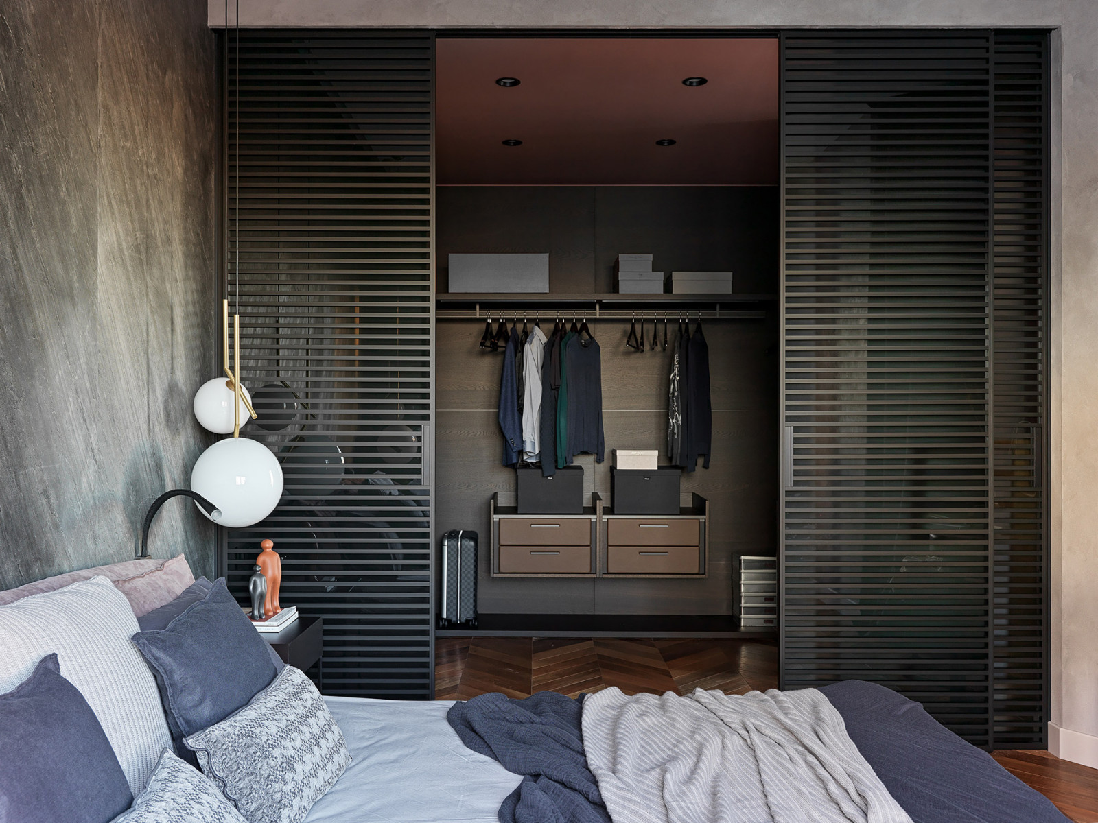 Apartment with grey shades in Saint-Petersburg