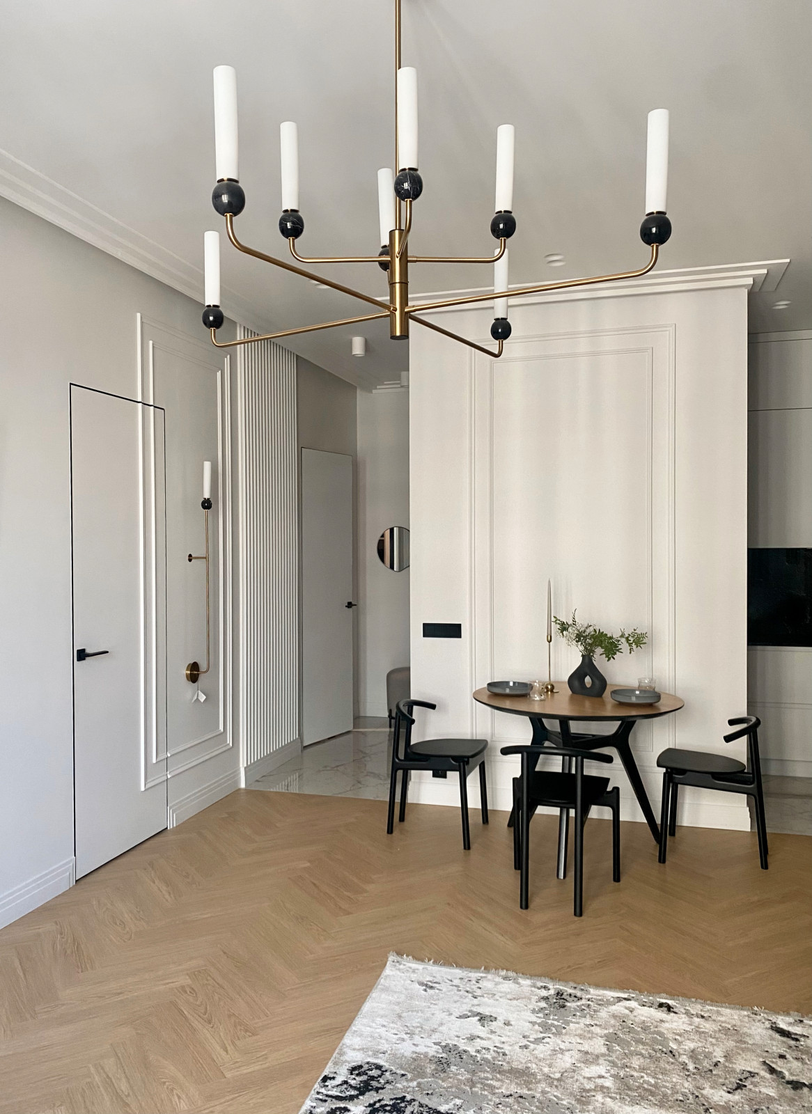 Графичный "Черно-белый" интерьер для студентки архитектурного ВУЗа