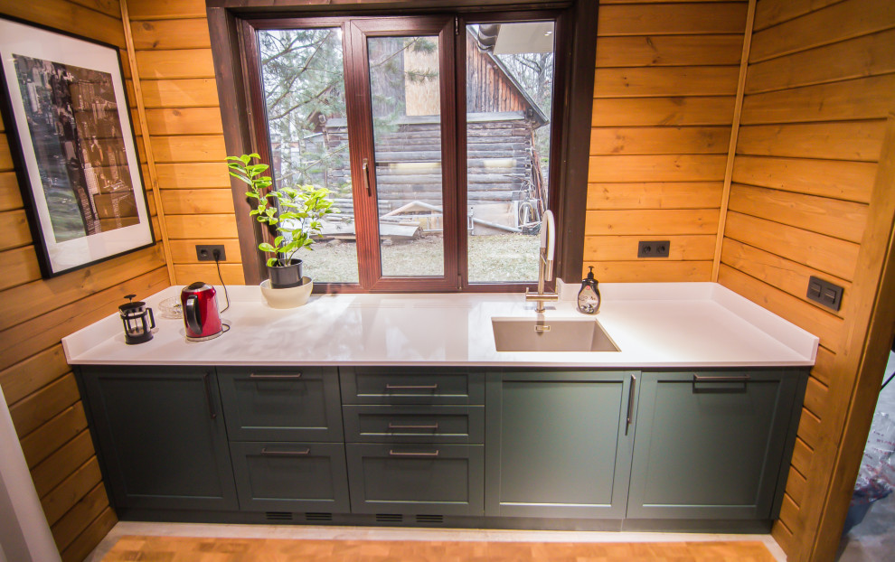 Темно-зеленая кухня в Подмосковье