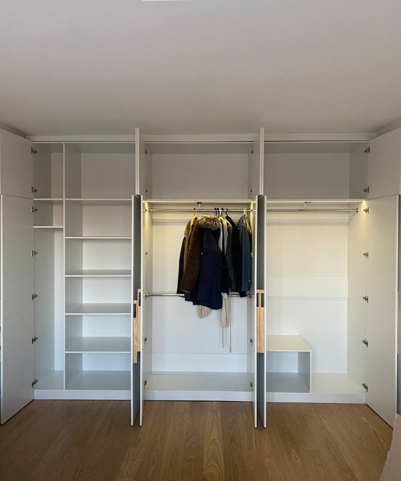 Встроенные распашные шкафы