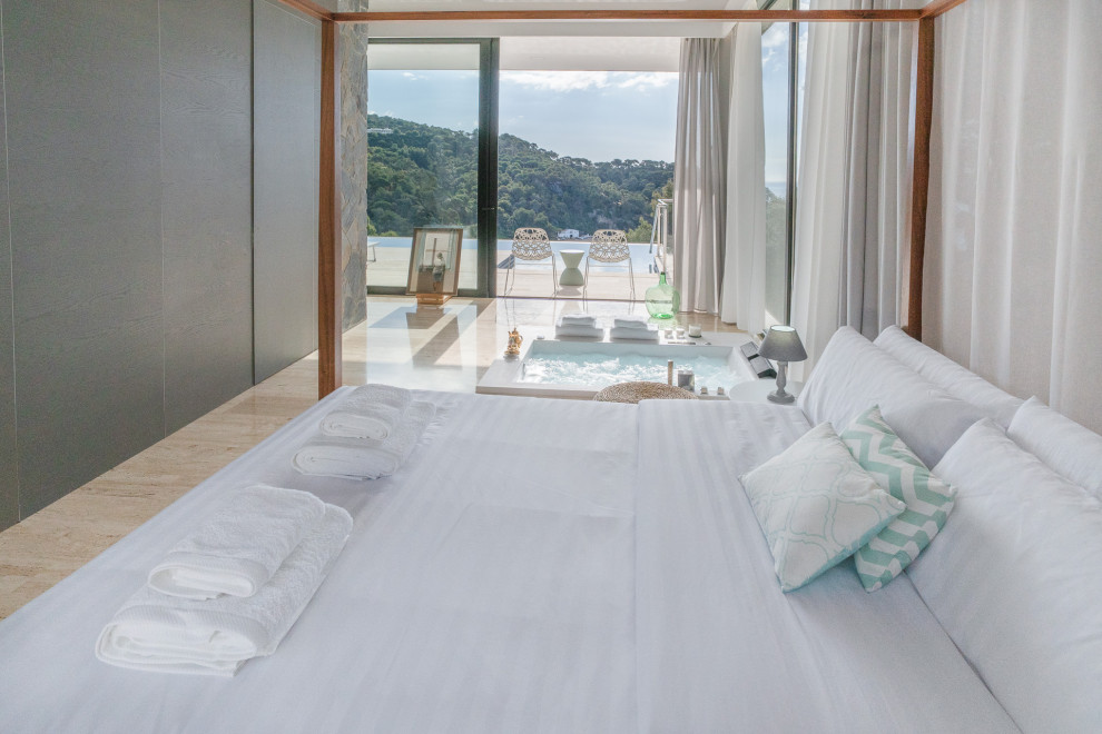 ИСПАНСКАЯ РИВЬЕРА. ДОМ НА СКЛОНЕ.