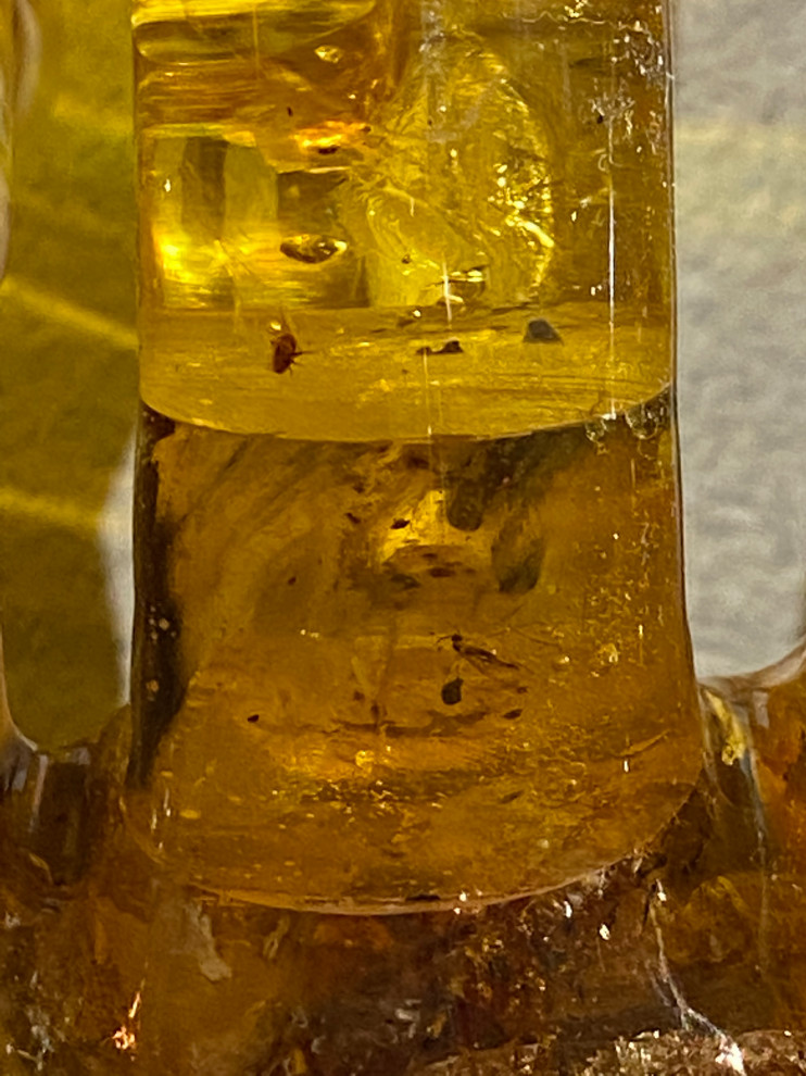 Обложка проекта: Интерьерная скульптура-резьба по янтарю «Рука»