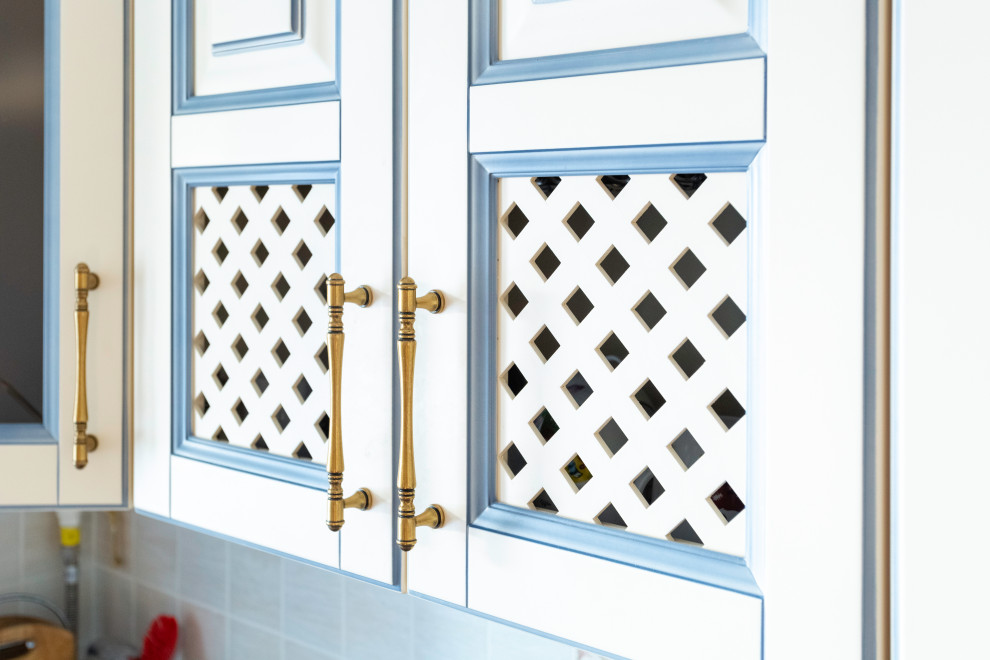 Кухонный гарнитур "Элина" крем с синей патиной