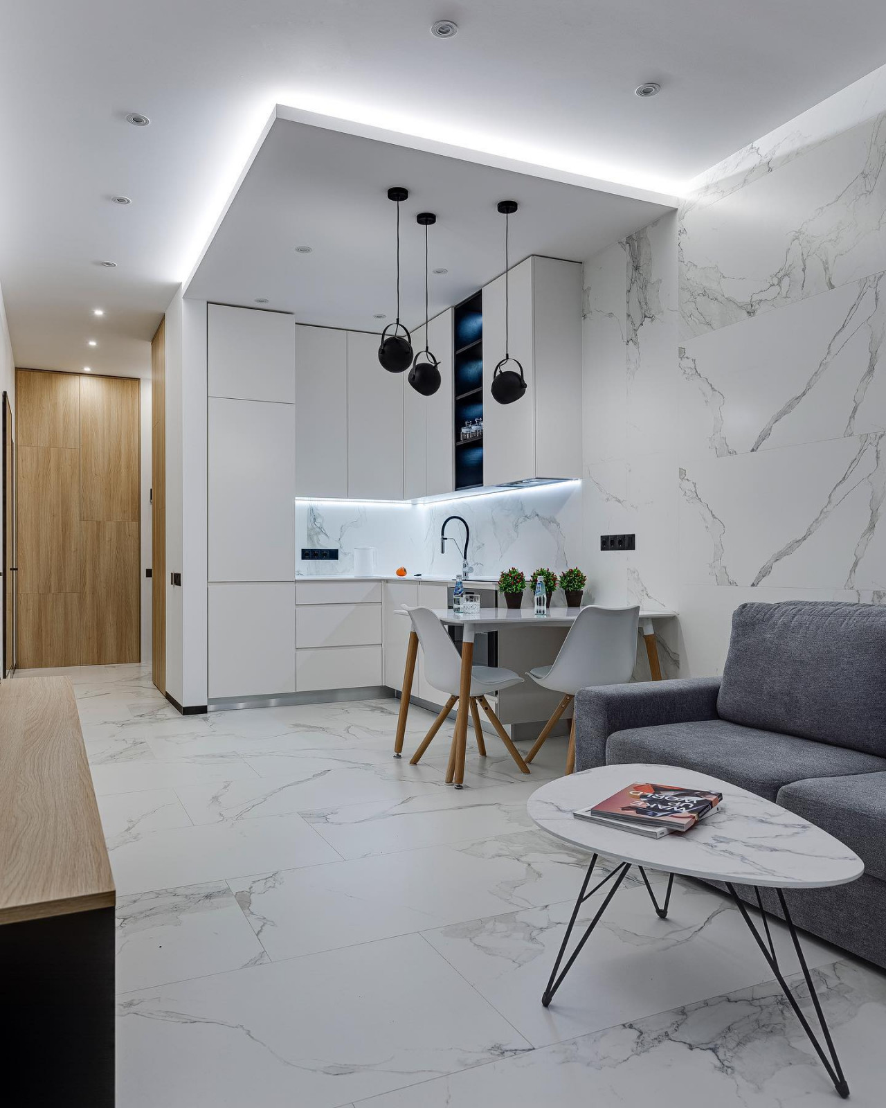 Белая кухня в студии