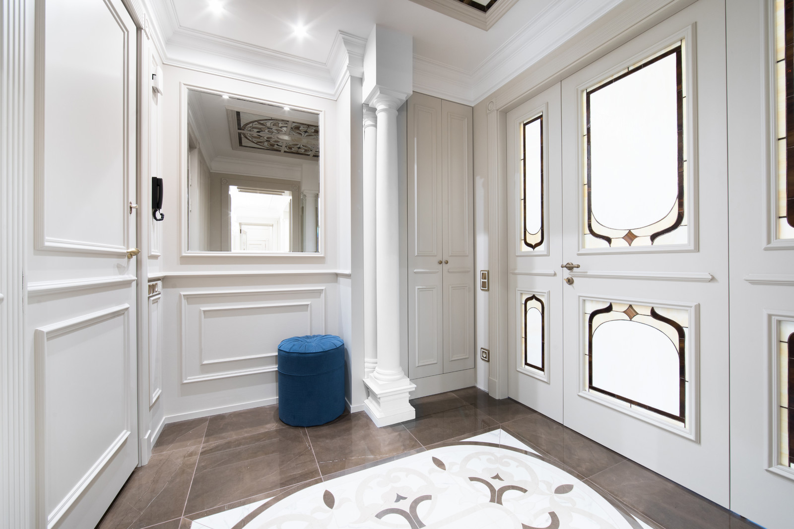 Квартира в классическом стиле на улице Рубинштейна