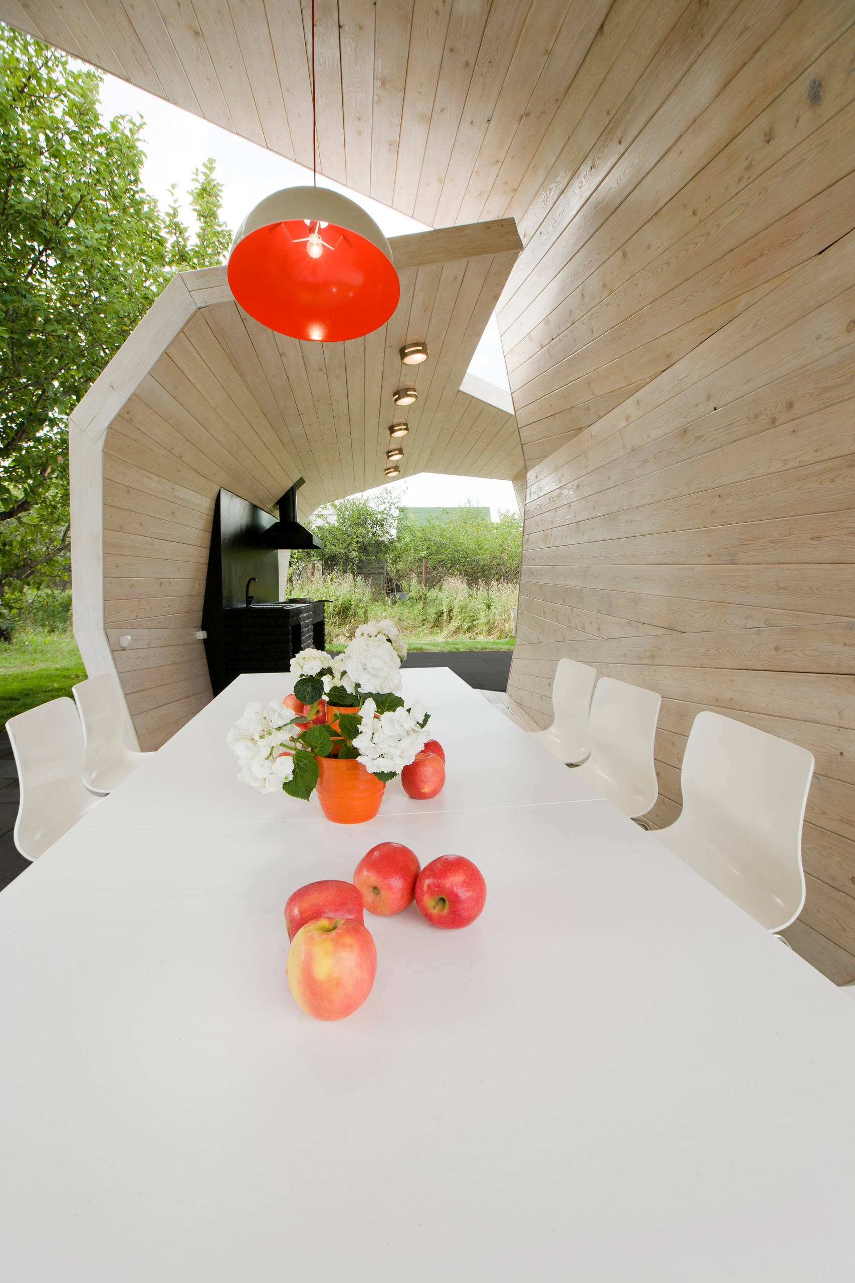 Что мне снег, что мне зной: Как выбрать крышу для зоны отдыха на даче