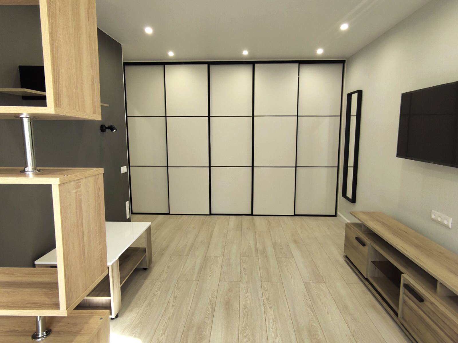 Спальня, вид на шкаф