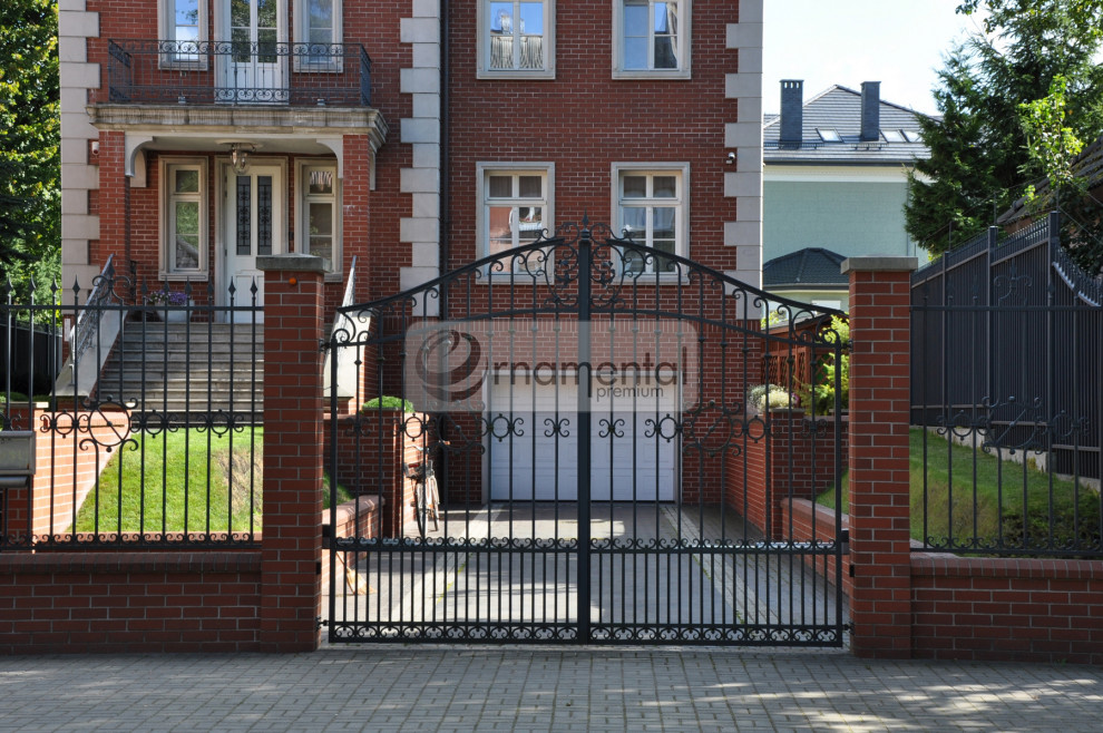 Ворота для частного дома