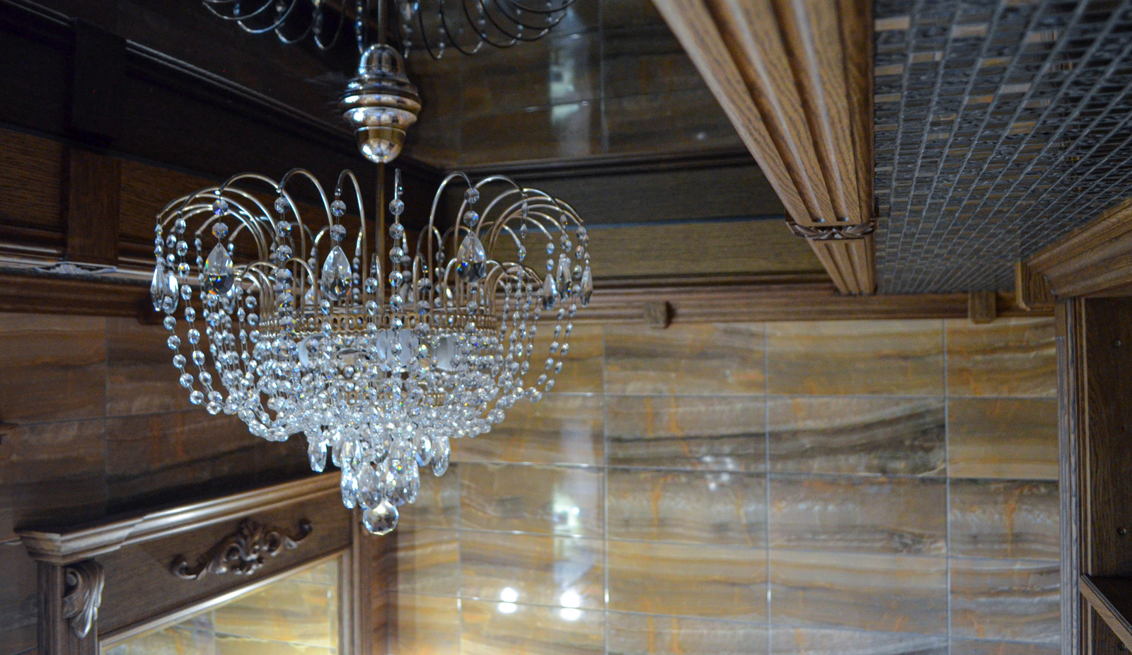 Обложка проекта: Ванная комната. Потолок, зеркало и тумба под раковину