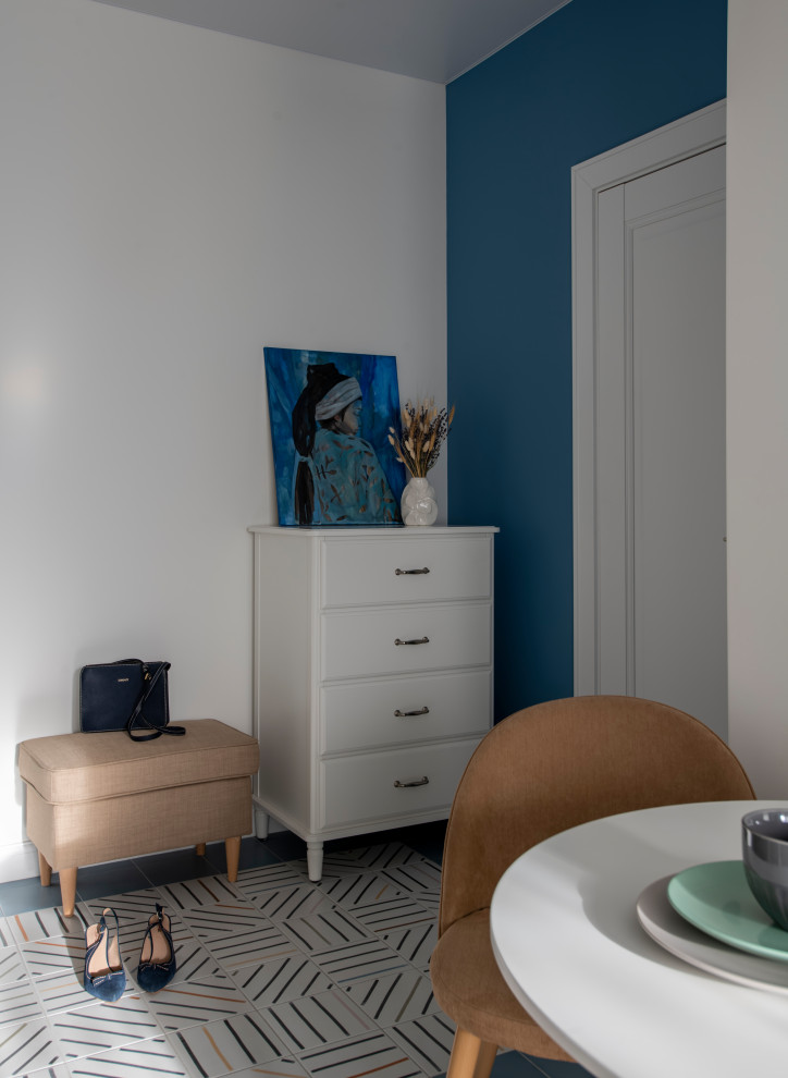 Квартира с акцентами и зеркальной дверью