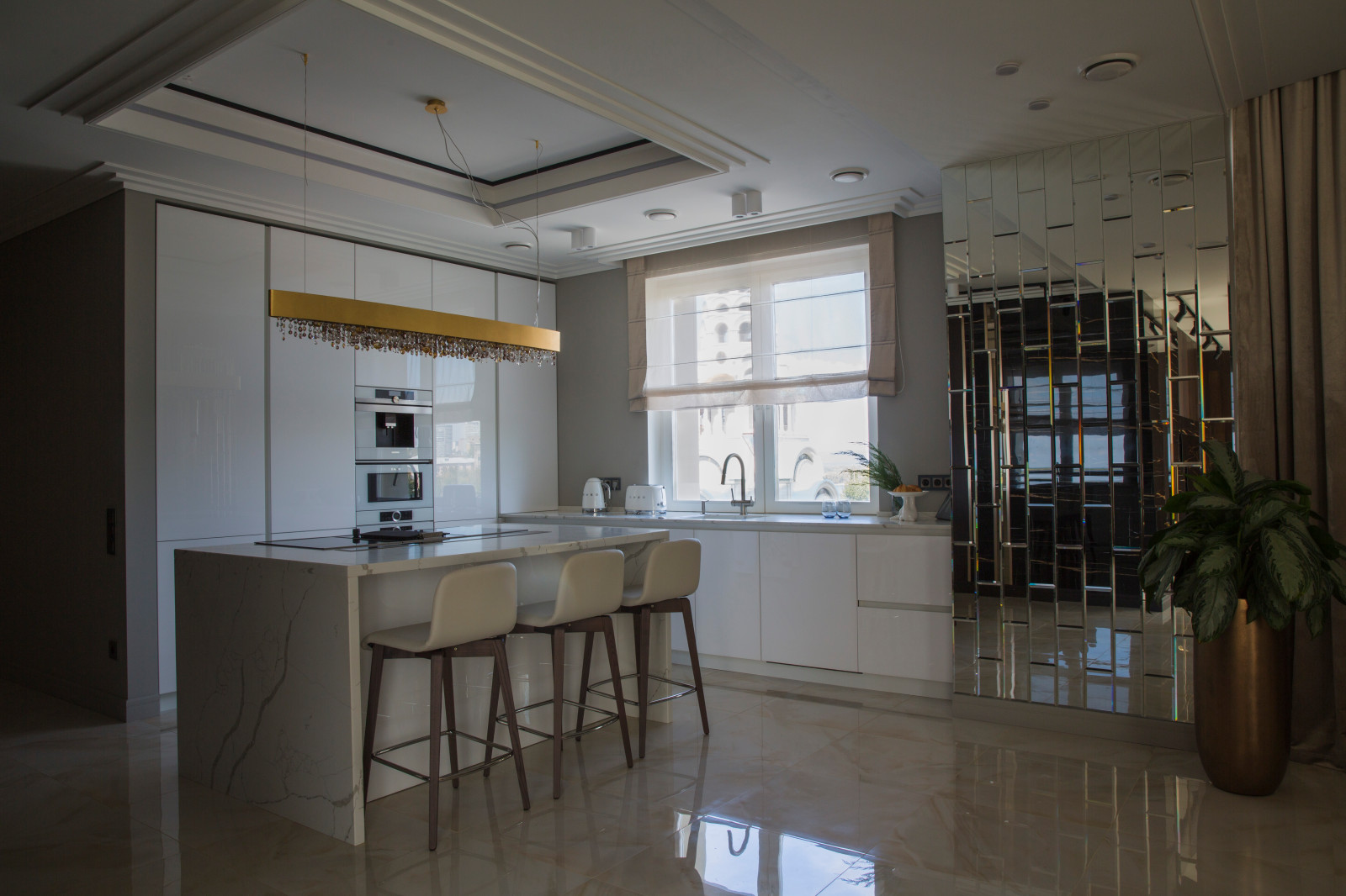 Квартира на набережной