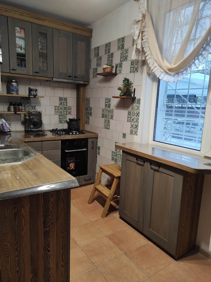 Кухня из массива лиственницы