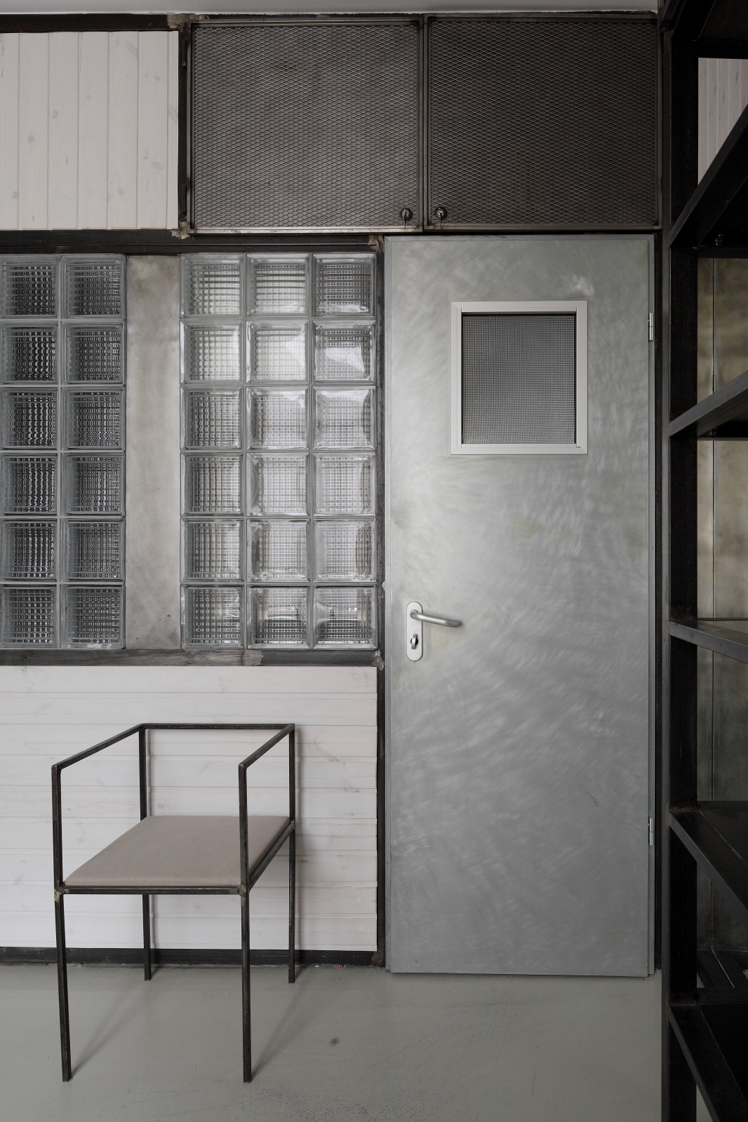 Wood Warm White Apartment