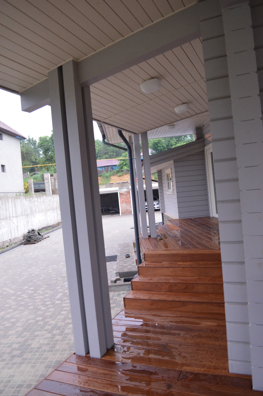 Hi Tech на берегу