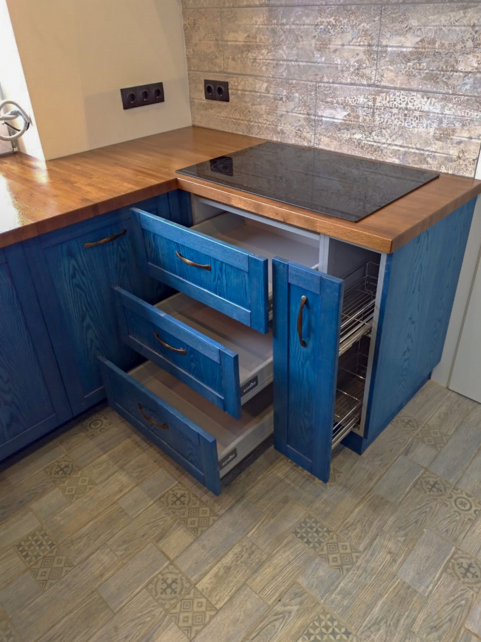 Кухня Шпон ясеня. Покрытие масло.