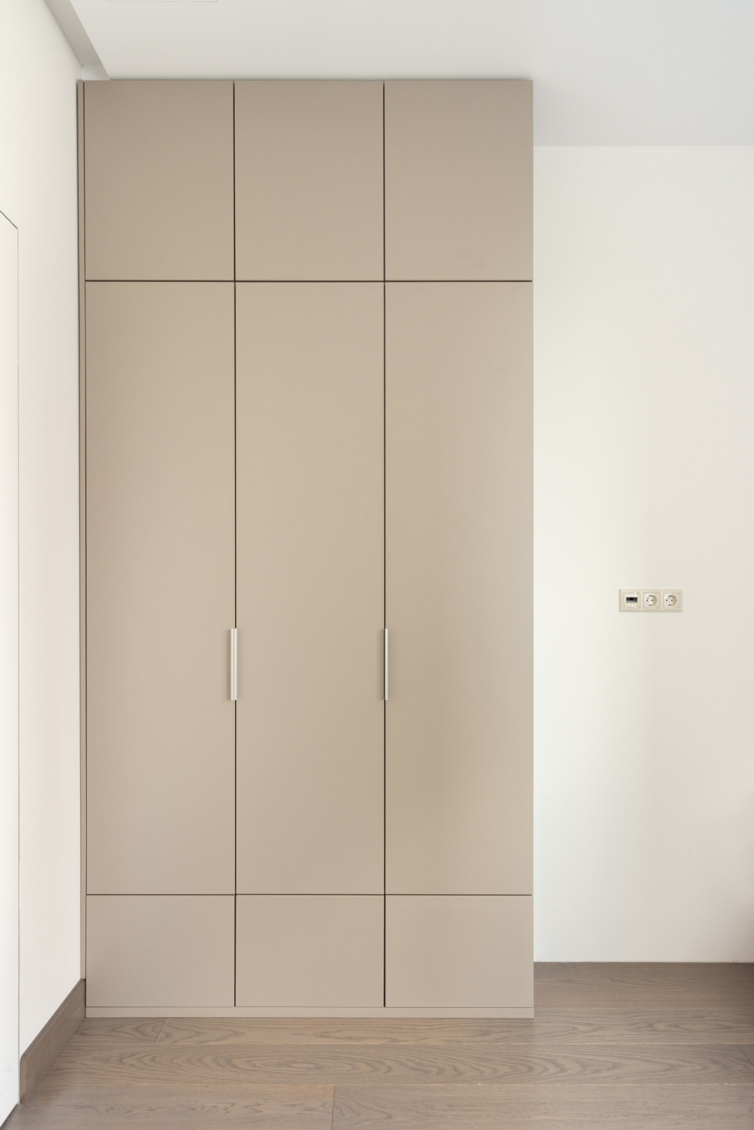 Шкаф в детскую