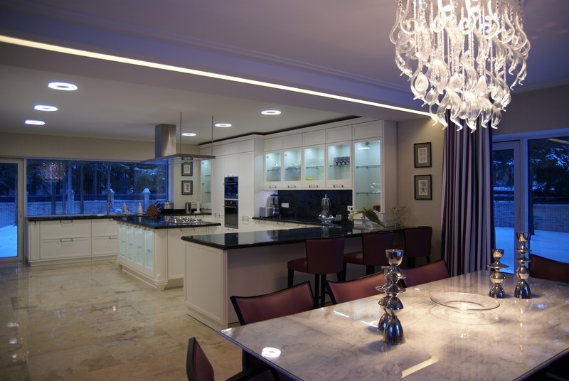 Кухня - столовая