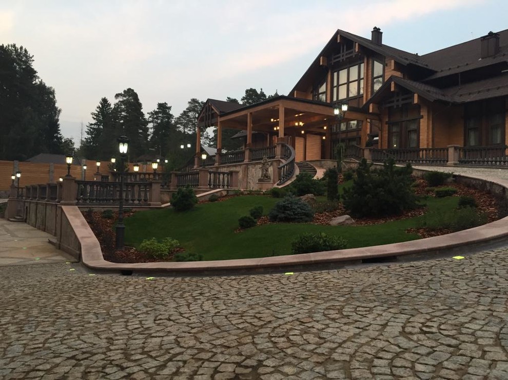 Мощение пешеходной зоны в загородной резиденции