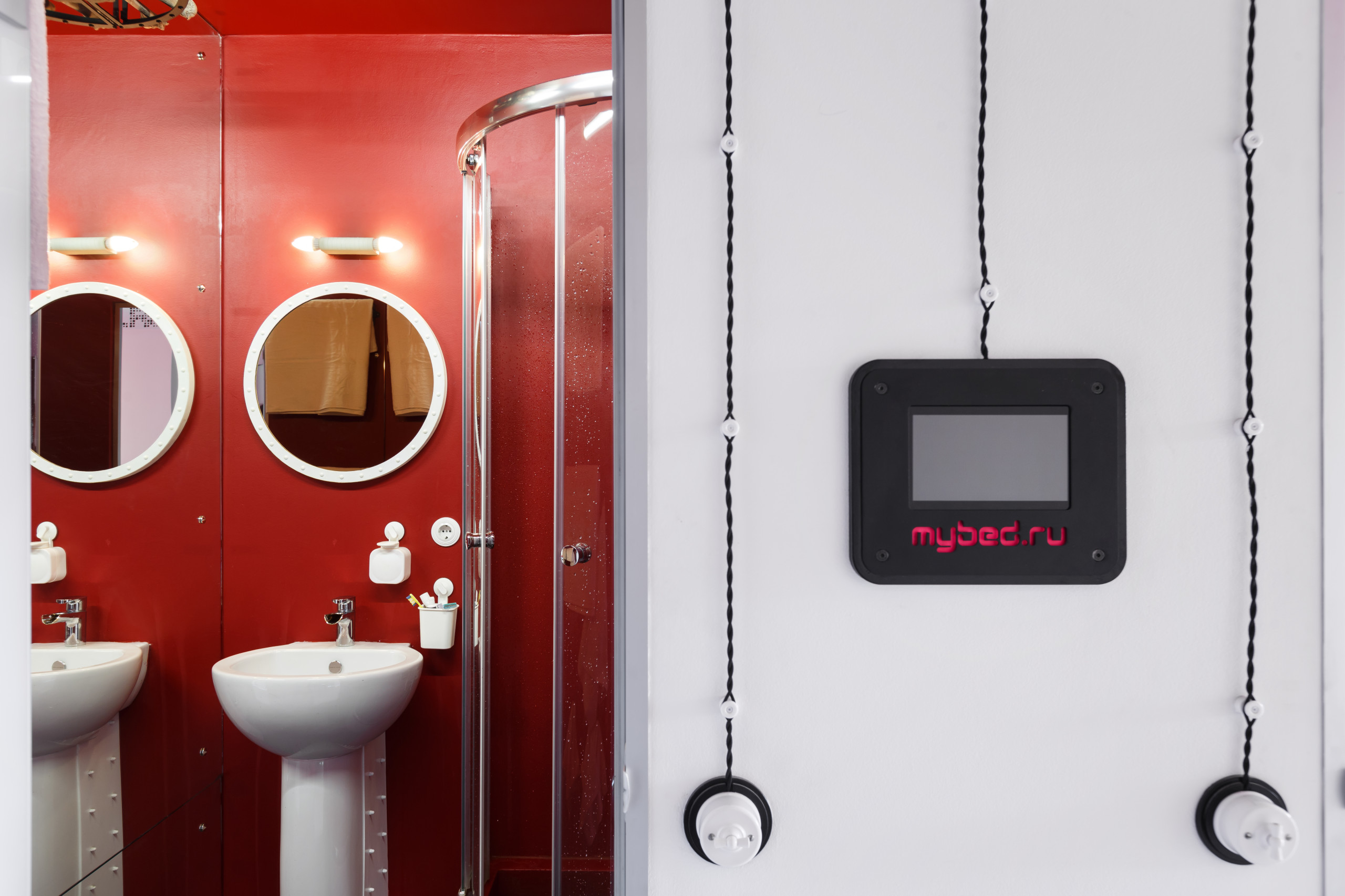 Houzz тур: Квартира сварщика-экспериментатора в Петербурге