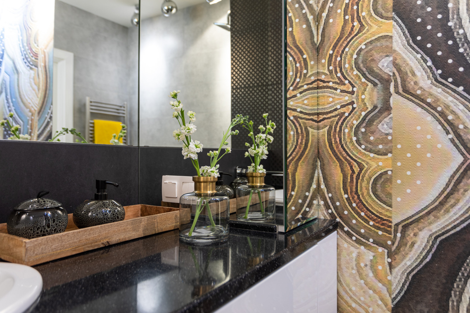 Когда интерьеру уже 5 лет, но возраст его не портит)