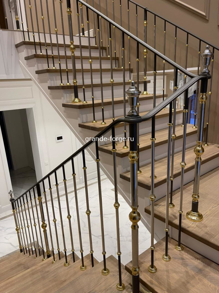 Лестница, латунное ограждение, Grande forge(Франция), коллекция "Гармония"