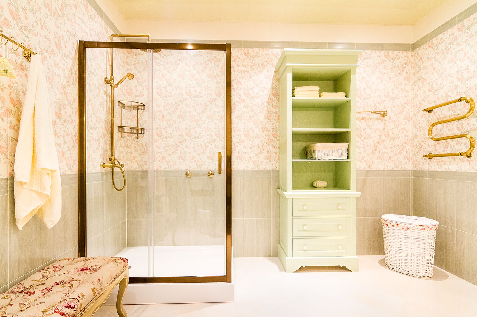 Тумба и пенал в стиле Прованс.